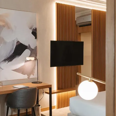 Cidnay - Charming & Executive Center Hotel