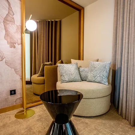 Cidnay - & Executive Center Hotel