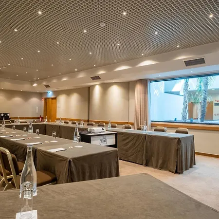 Cidnay - Hotel & Executive Center 호텔 산토티르소