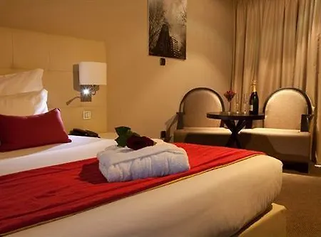 Cidnay - Charming & Executive Center Hotel