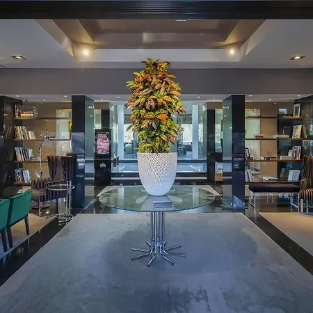 Cidnay - Charming & Executive Center Hotel